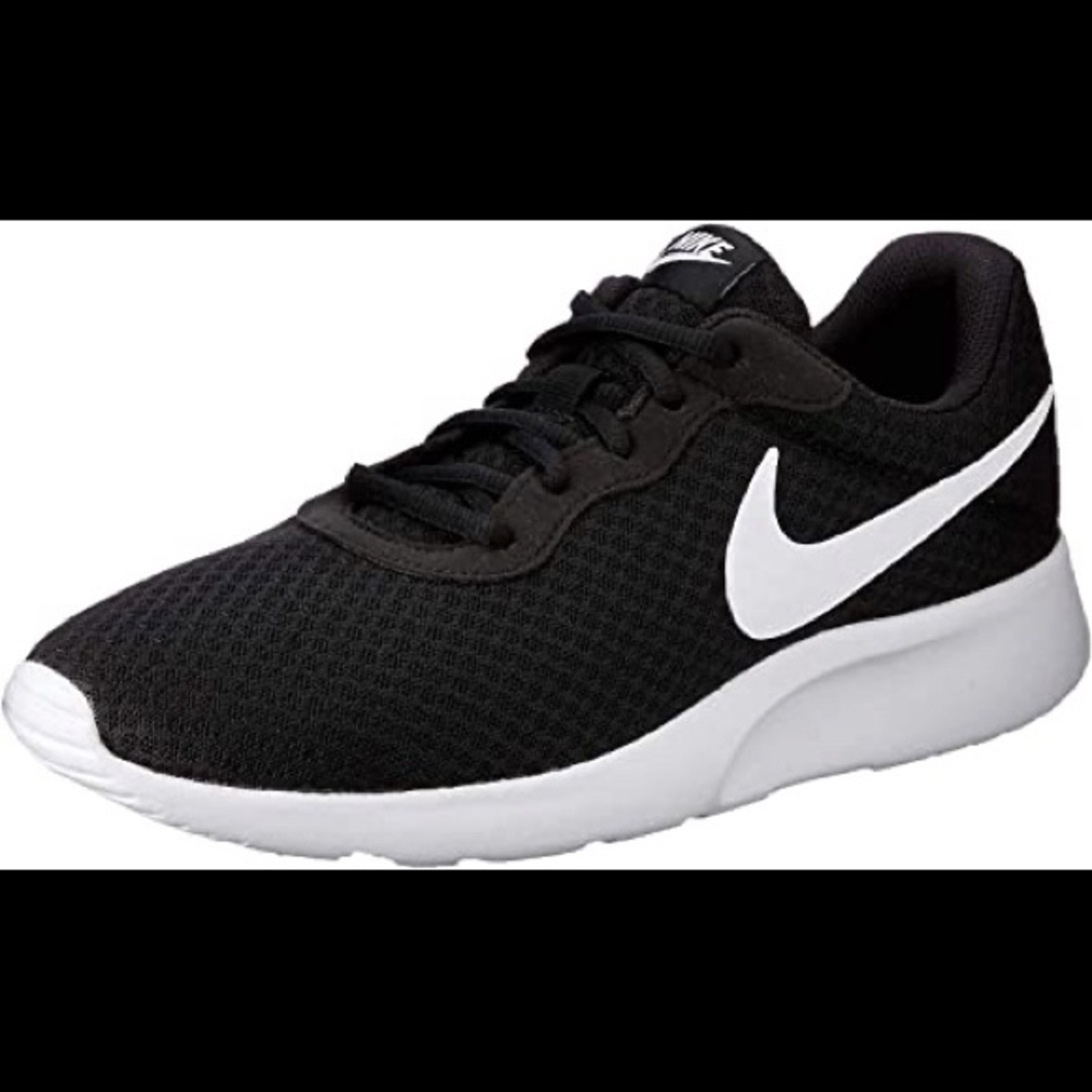 NIKE TANJUN SNEAKER! ALMOST BRAND NEW :)